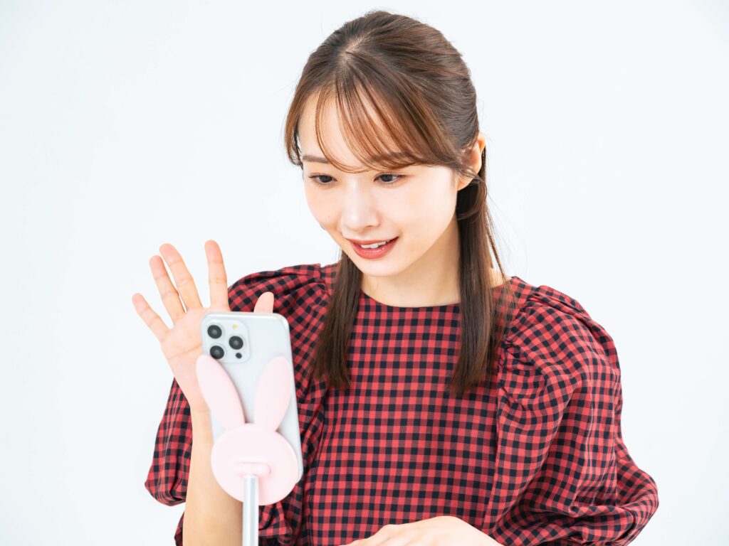 副業で稼ぐライバーの女性
